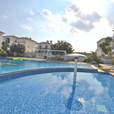 Mythical - 2 Bed Large Communal Pool, Close To Protaras 帕拉利米尼