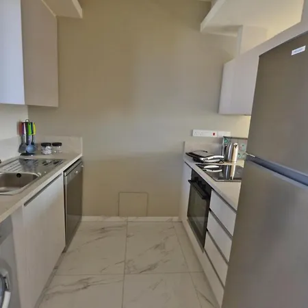 Mythical - 2 Bed Large Communal Pool, Close To Protaras 公寓 *