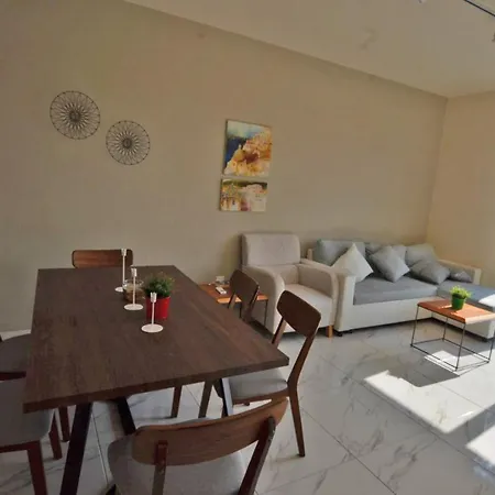 Mythical - 2 Bed Large Communal Pool, Close To Protaras * 파라림니
